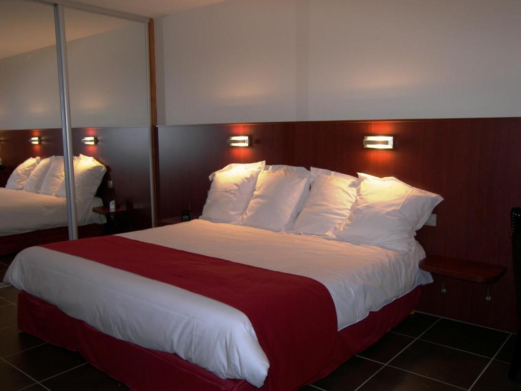 Hostellerie Del Matin Calme Montverdun Exterior foto